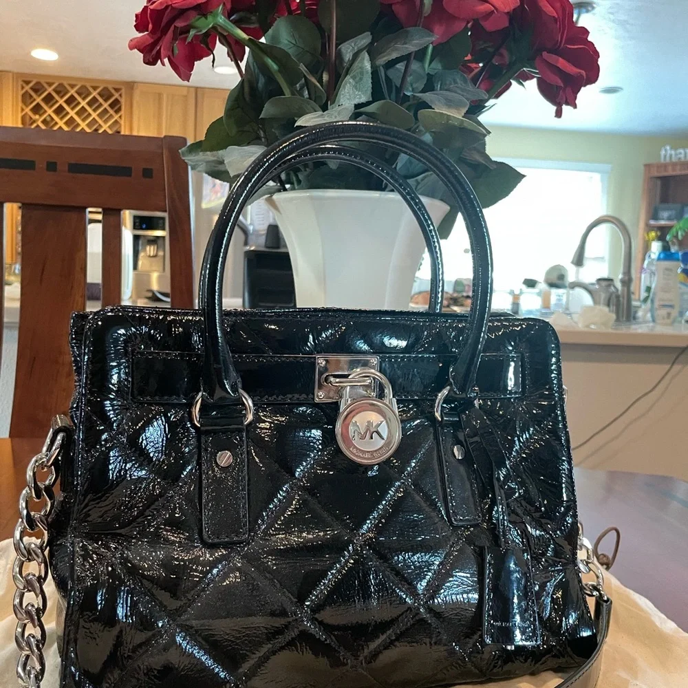 NEW Michael Kors quilted patent leather shoulder/tote bag NWOT. - Picture 9 of 12